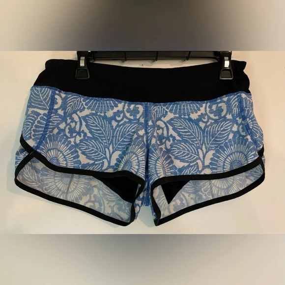 Lululemon Athletica Run Speed Short beach‎ floral fossil white Pattern Size 8 - Picture 1 of 5